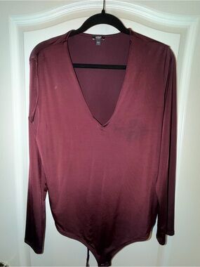 Express Long Sleeve V-Neck Bodysuit - Burgundy